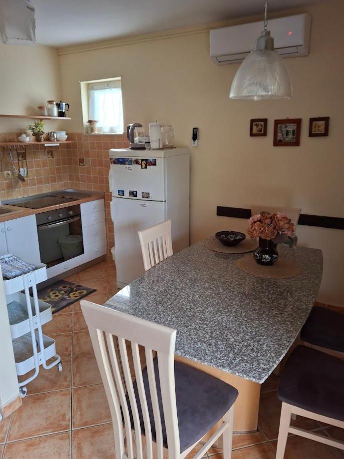 Apartments Popaj Komiža Zewnętrze zdjęcie